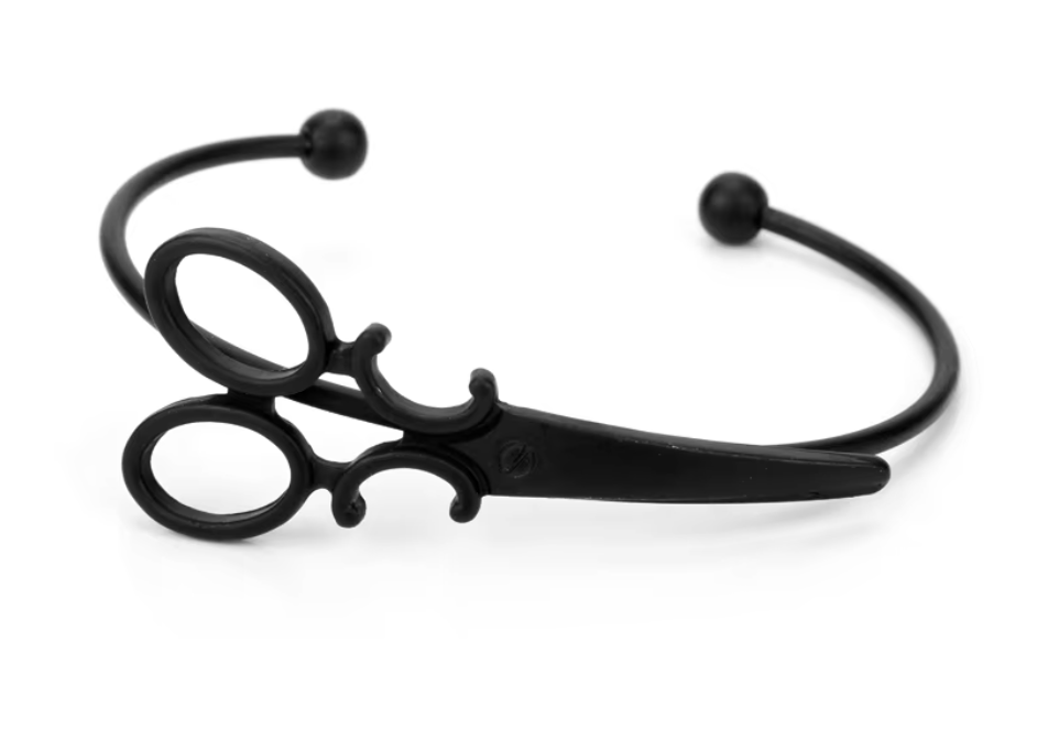 scissor-charm-black-alloy-bracelet